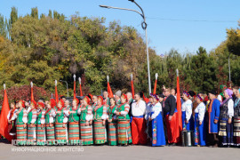 Всеукраинский фестиваль казацкой песни собрал в Кривом Роге более 1000 участников из разных областей Украины