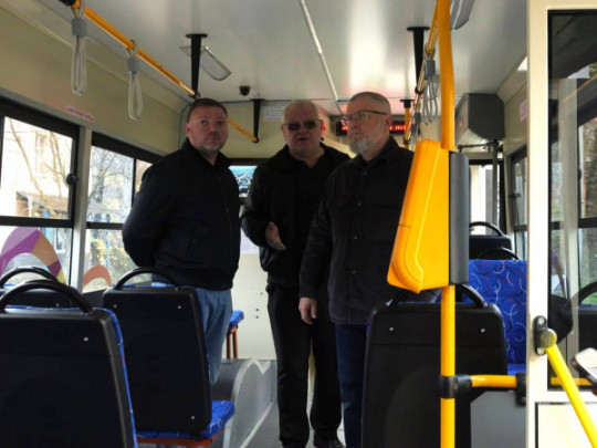 Модернізація комунального електротранспорту: у Кривому Розі на міські маршрути вийшов капітально відремонтований тролейбус, обладнаний дизель-генераторною установкою