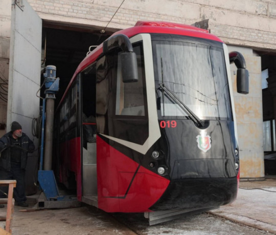 О. Вілкул: Попри виклики воєнного часу місто продовжує, для зручності людей, модернізувати електротранспорт, оновлювати інфраструктуру та закуповувати сучасну спецтехніку