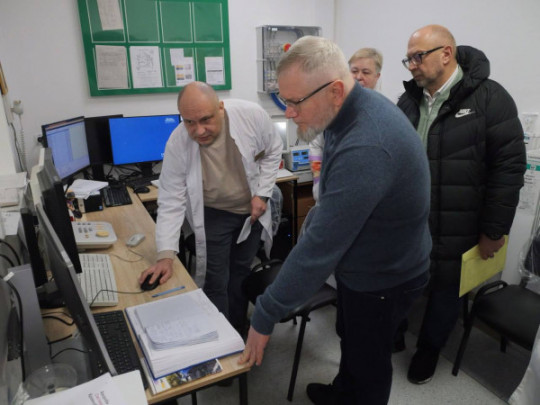 О.Вілкул: Попри війну, життя міста не зупиняється — від будівництва нових відділень та ремонту лікарень до унікальних операцій на серці. Місто й надалі забезпечуватиме все необхідне для розвитку медицини та порятунку людей