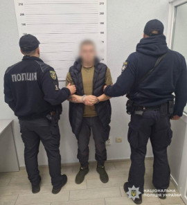 Мешканець Дніпропетровщини обікрав пораненого військового в лікарні Ужгорода