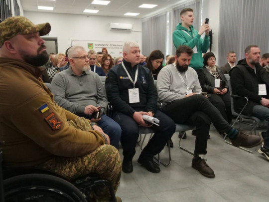 У Кривому Розі ветерани, рятувальники та влада об’єднали зусилля на форумі «Культура протимінної безпеки: ветеранський погляд»