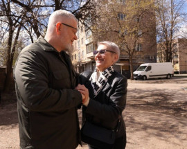 О. Вілкул: Не залишаємо людей наодинці з бідою. У Кривому Розі вже відновлено 1467 багатоквартирних будинків та надана допомога власникам понад 1600 будинків приватного сектору, пошкоджених внаслідок «прильотів»