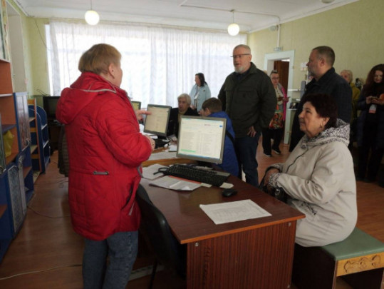 Підтримка тих, хто її потребує: у Кривому Розі триває друга «хвиля» видачі безкоштовних продуктових наборів для 18 категорій містян