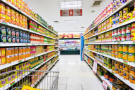В Україні хочуть заборонити магазинам викидати придатну їжу: продукти передаватимуть на благодійність