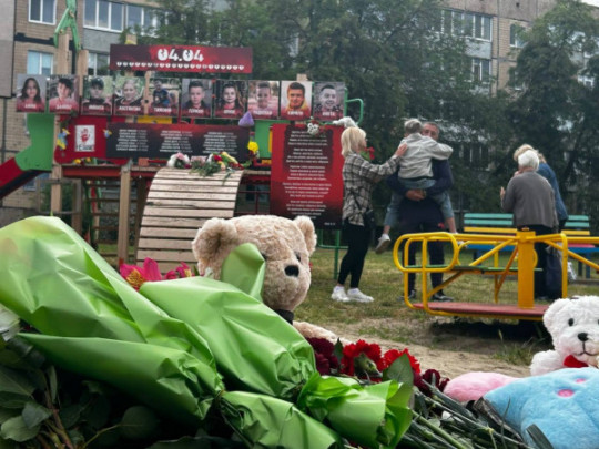 Тиша, сильніша за будь-які слова. У Кривому Розі вшанували пам’ять дітей, чиї життя забрала війна