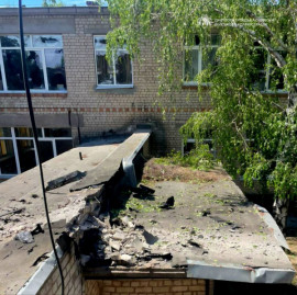 Ворог атакував три райони Дніпропетровщини: пошкоджені підприємства, дитсадок та житлові будинки