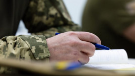 В Україні запустили гарячу лінію з питань контрактної служби: куди телефонувати