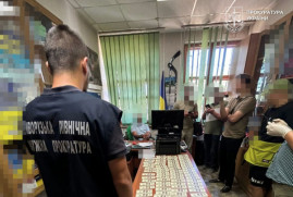 У Кривому Розі затримали працівника благодійної організації, який продавав гуманітарні авто для ЗСУ