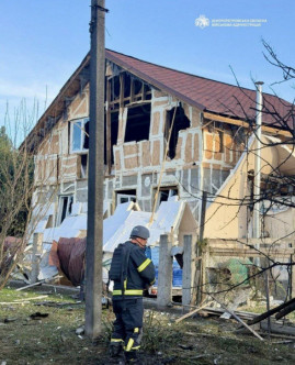 У Дніпрі через російський удар постраждали дві жінки: на підприємстві спалахнула пожежа