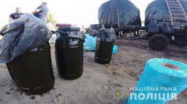 На Криворожье полиция выявила и ликвидировала незаконный завод переработки нефтепродуктов На Криворожье полиция выявила и ликвидировала незаконный завод переработки нефтепродуктов