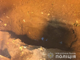Труп в теплице, подозреваемый тяжело ранен, отец убитого арестован: стали известны подробности кровавого преступления в Кривом Роге Труп в теплице, подозреваемый тяжело ранен, отец убитого арестован: стали известны подробности кровавого преступления в Кривом Роге