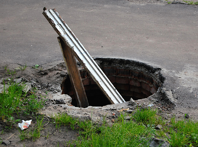 С начала года в Кривом Роге украли 374 канализационных люка