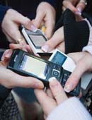 В новогоднюю ночь украинцы написали SMS в 17 раз больше, чем обычно