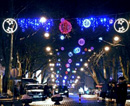 До 18 декабря Дзержинский район полностью приобретет новогодний вид