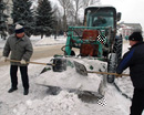 В Кривом Роге для уборки снега задействовано более 150 единиц техники