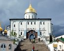 Криворожская епархия организовала для детей-сирот поездку в Почаевскую лавру