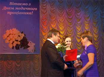 Губернатор Александр Вилкул поздравил медицинских работников с профессиональным праздником