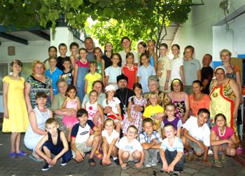 96 криворожских детей отдохнули на даче храма Рождества Пресвятой Богородицы Криворожской епархии