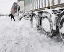 В Кривом Роге из снежных заносов извлекли 27 грузовых фур