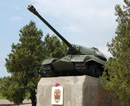 На Макулане неизвестные разрисовали памятник танкистам