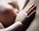 Криворожские врачи советуют матерям кормить новорожденных грудью