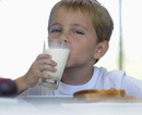 Криворожских школьников заставят пить молоко