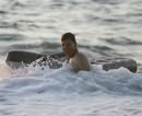 В Крыму турист из Кривого Рога чуть не уплыл в открытое море на матрасе