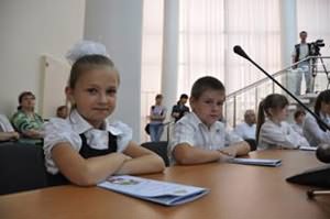 Переможці конкурсу «Обдаровані діти – надія України» отримали від обласної влади грошові премії