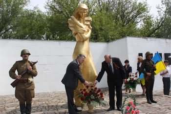 В Днепропетровской области прошло захоронение останков 45 советских воинов