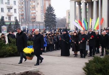 Власти и духовенство Кривого Рога приняли участие в мероприятиях по случаю Дня Соборности Украины