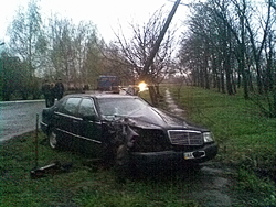 В Кривом Роге «Мерседес» «поздоровался» с электроопорой