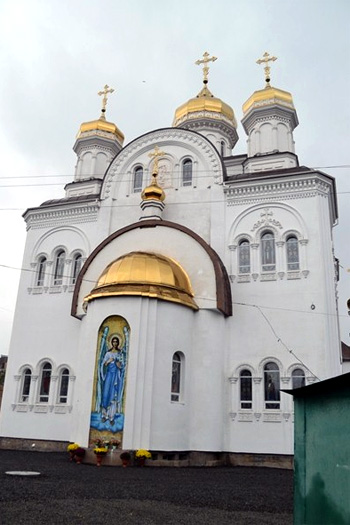 В Кривом Роге освятили собор Свято-Покровского женского монастыря (фото)