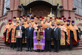Александр Вилкул принял участие в церемонии освящения Свято-Георгиевской колокольни (фото)