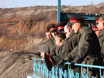Северный ГОК посетили военные