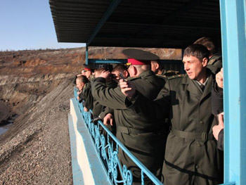 Северный ГОК посетили военные