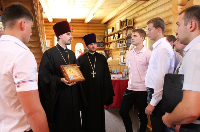 Криворожское духовенство встретилось с молодежными организациями