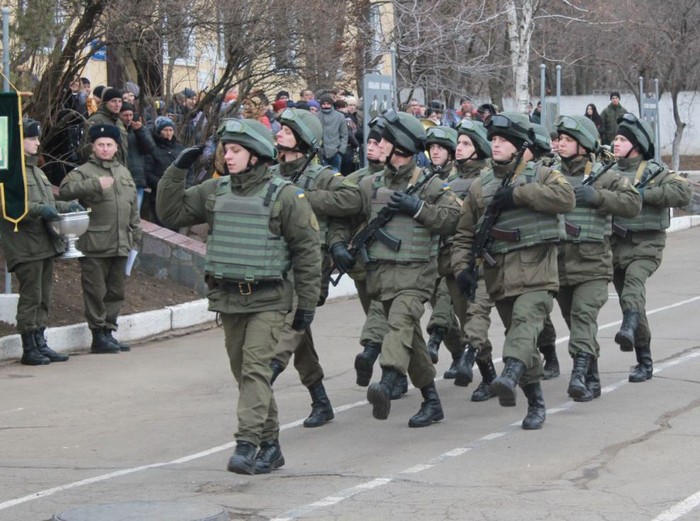 Очередь военнослужащих. В/Ч 6915. ВЧ 6915 Украина. Войсковая часть 6915 выставка техники. Присяга в ч 19137 фото.