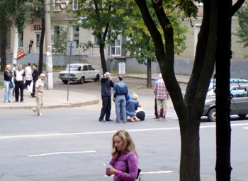 В Кривом Роге на улице Рокоссовского сбили женщину прямо на пешеходном переходе (фото)