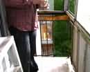 На улице Тухачевского, 13 обвалился балкон с двумя людьми