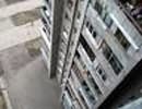 В Кривом Роге девушка выпала с балкона 8-го этажа